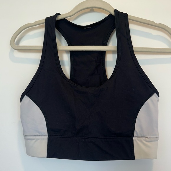 Fabletics Workout Set - Picture 4 of 8